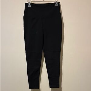 Lysse Classic Black Stretch Leggings w/ Accents - M